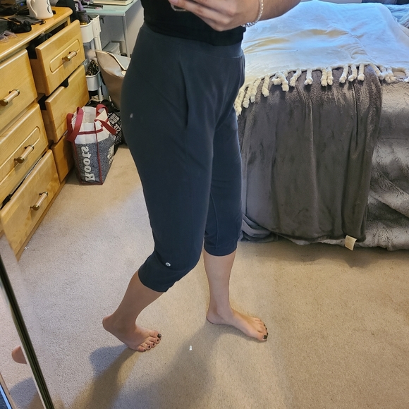 Lululemon Crop Pants - Picture 6 of 6